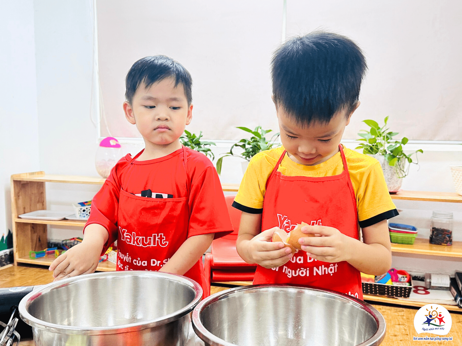 COOKING: LÀM BÁNH BÔNG LAN - Trường Mầm Non Ngôi Nhà Mơ Ước