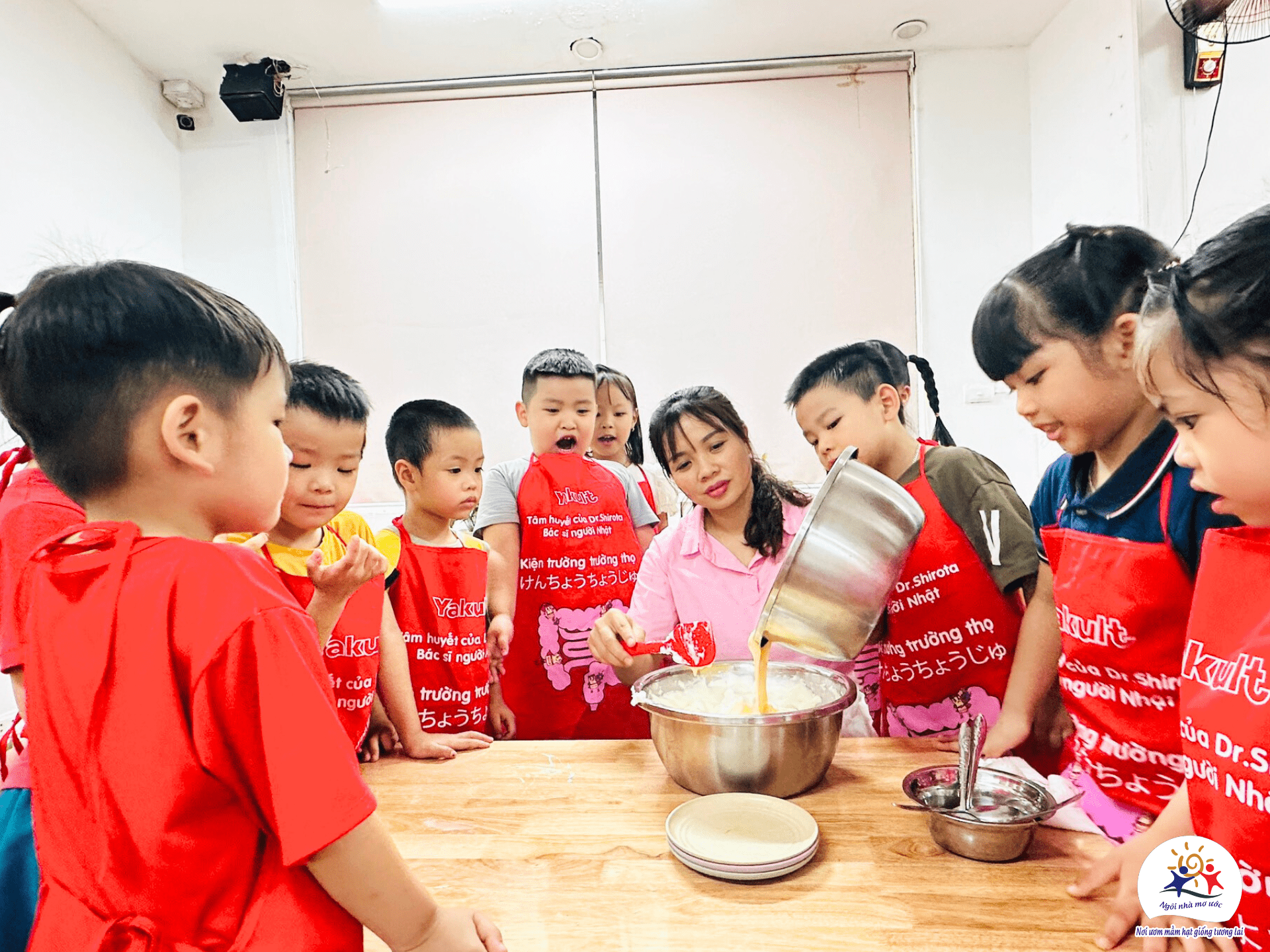 COOKING: LÀM BÁNH BÔNG LAN - Trường Mầm Non Ngôi Nhà Mơ Ước