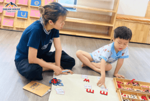 HOẠT ĐỘNG MONTESSORI - Trường Mầm Non Ngôi Nhà Mơ Ước