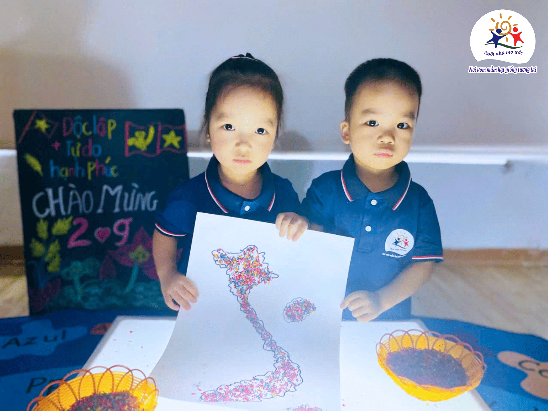 STEM: SÁNG TẠO BẢN ĐỒ VIỆT NAM VỚI BÀN ÁNH SÁNG - Trường Mầm Non Ngôi Nhà Mơ Ước