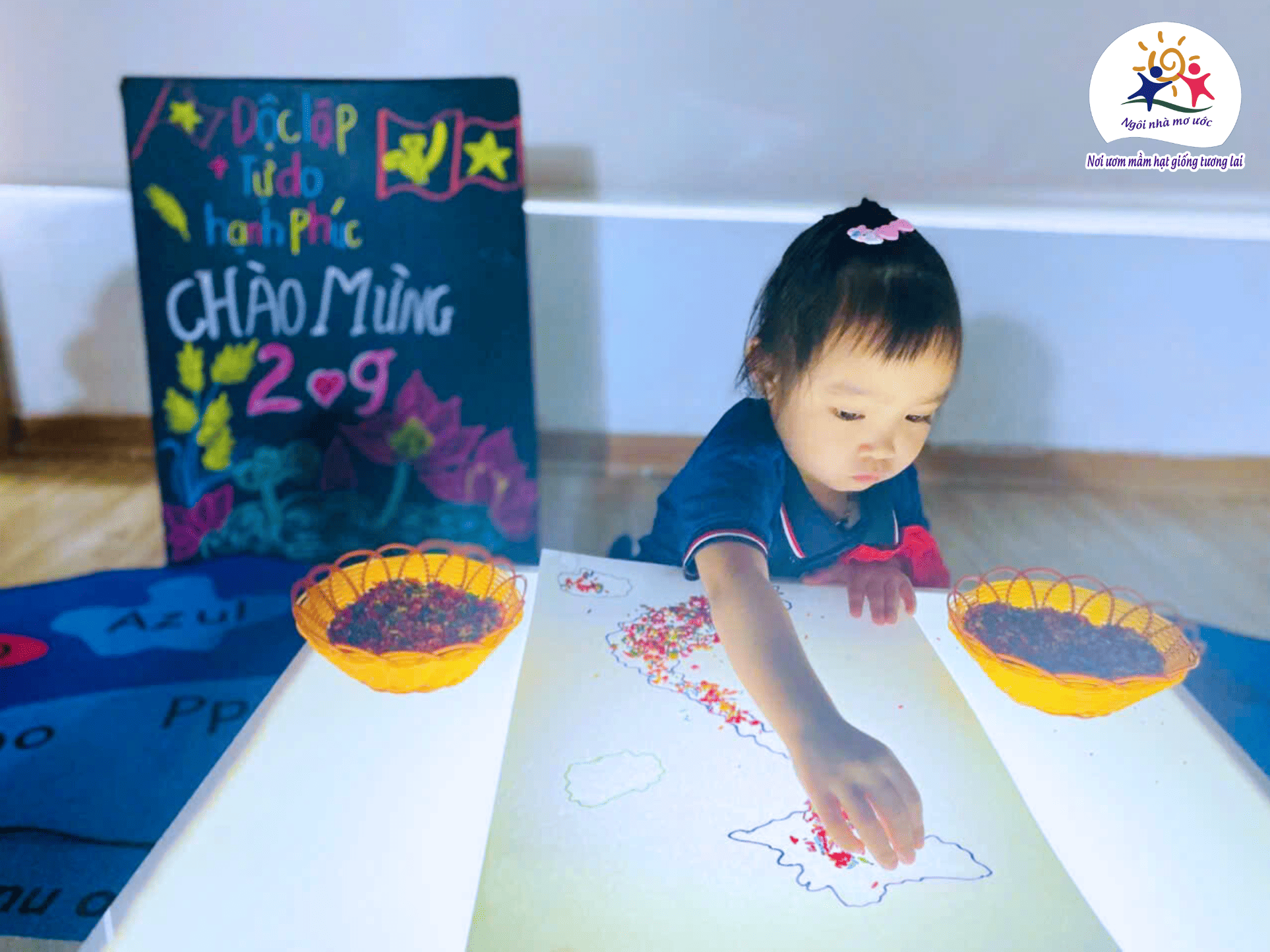 STEM: SÁNG TẠO BẢN ĐỒ VIỆT NAM VỚI BÀN ÁNH SÁNG - Trường Mầm Non Ngôi Nhà Mơ Ước