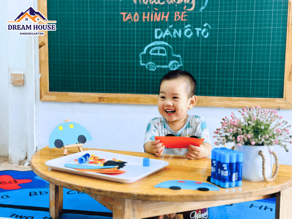 SÁNG TẠO NHỎ – CHIẾC Ô TÔ ƯỚC MƠ - Trường Mầm Non Ngôi Nhà Mơ Ước
