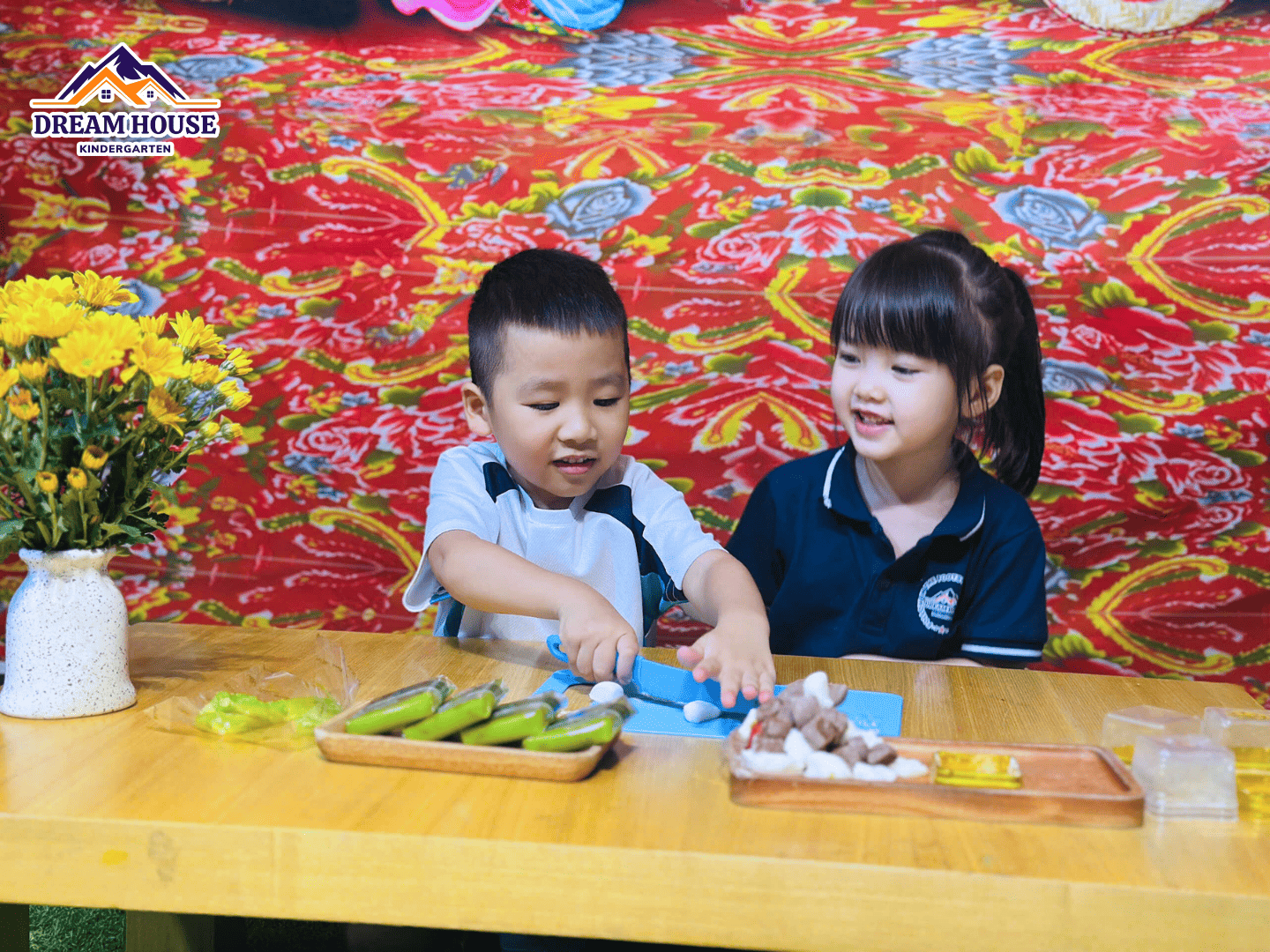 THƯỞNG THỨC HƯƠNG VỊ MÙA THU CÙNG BÉ - Trường Mầm Non Ngôi Nhà Mơ Ước