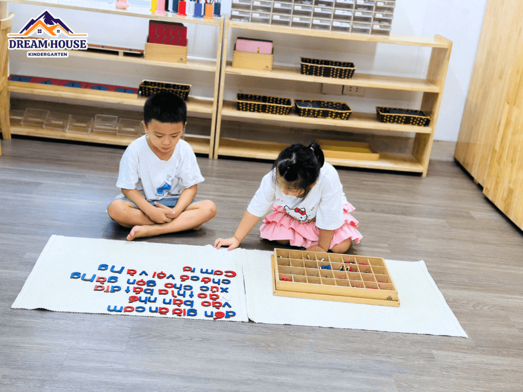 KHÁM PHÁ THẾ GIỚI QUA GIÁO CỤ MONTESSORI - Trường Mầm Non Ngôi Nhà Mơ Ước