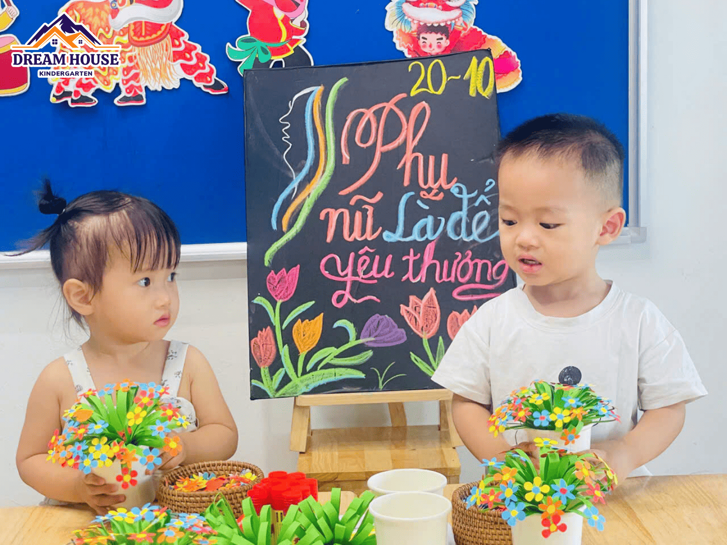 CHẬU HOA YÊU THƯƠNG – MÓN QUÀ NGỌT NGÀO DÀNH TẶNG MẸ CHẬU HOA YÊU THƯƠNG – MÓN QUÀ NGỌT NGÀO DÀNH TẶNG MẸ - Trường Mầm Non Ngôi Nhà Mơ Ước