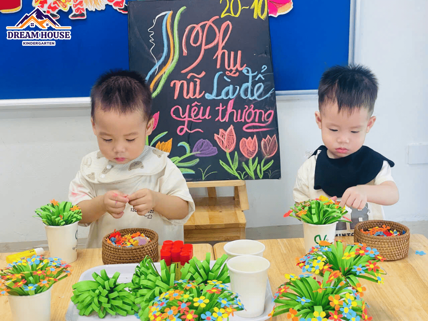CHẬU HOA YÊU THƯƠNG – MÓN QUÀ NGỌT NGÀO DÀNH TẶNG MẸ CHẬU HOA YÊU THƯƠNG – MÓN QUÀ NGỌT NGÀO DÀNH TẶNG MẸ - Trường Mầm Non Ngôi Nhà Mơ Ước