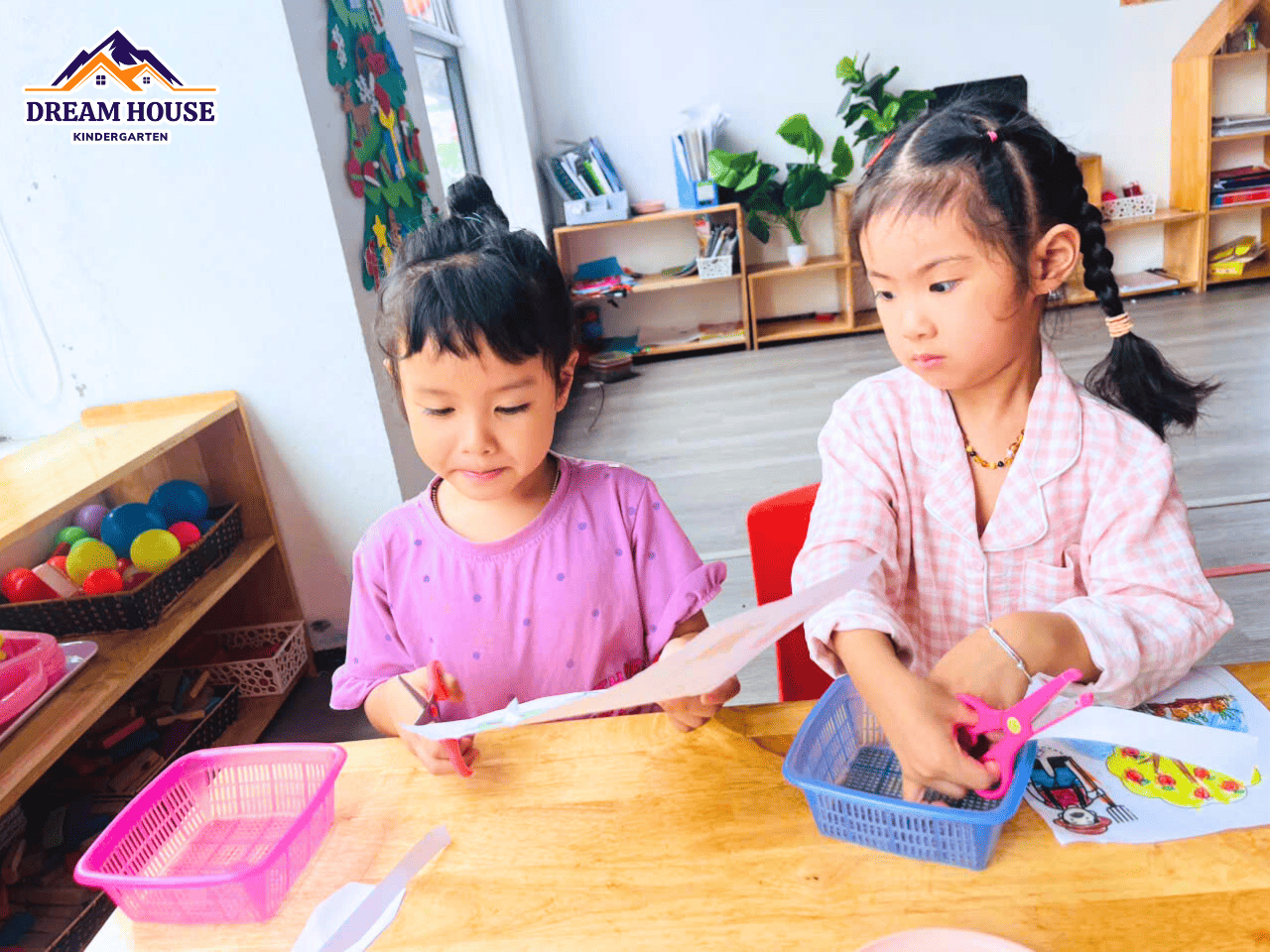 CÙNG BÁC NÔNG DÂN THU HOẠCH 8 QUẢ TÁO, 8 CỦ CÀ RỐT NÀO! - Trường Mầm Non Ngôi Nhà Mơ Ước