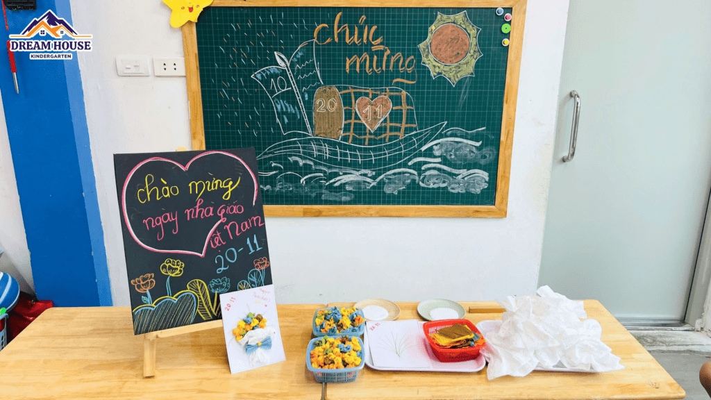 MÓN QUÀ TẶNG CÔ ĐÁNG YÊU CỦA CÁC BÉ MÓN QUÀ TẶNG CÔ ĐÁNG YÊU CỦA CÁC BÉ - Trường Mầm Non Ngôi Nhà Mơ Ước