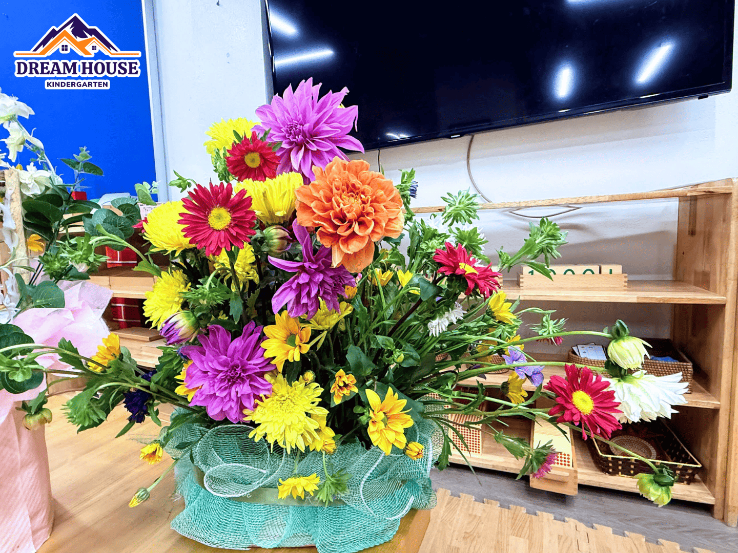 MÙA XUÂN ĐẾN – MUÔN HOA KHOE SẮC - Trường Mầm Non Ngôi Nhà Mơ Ước