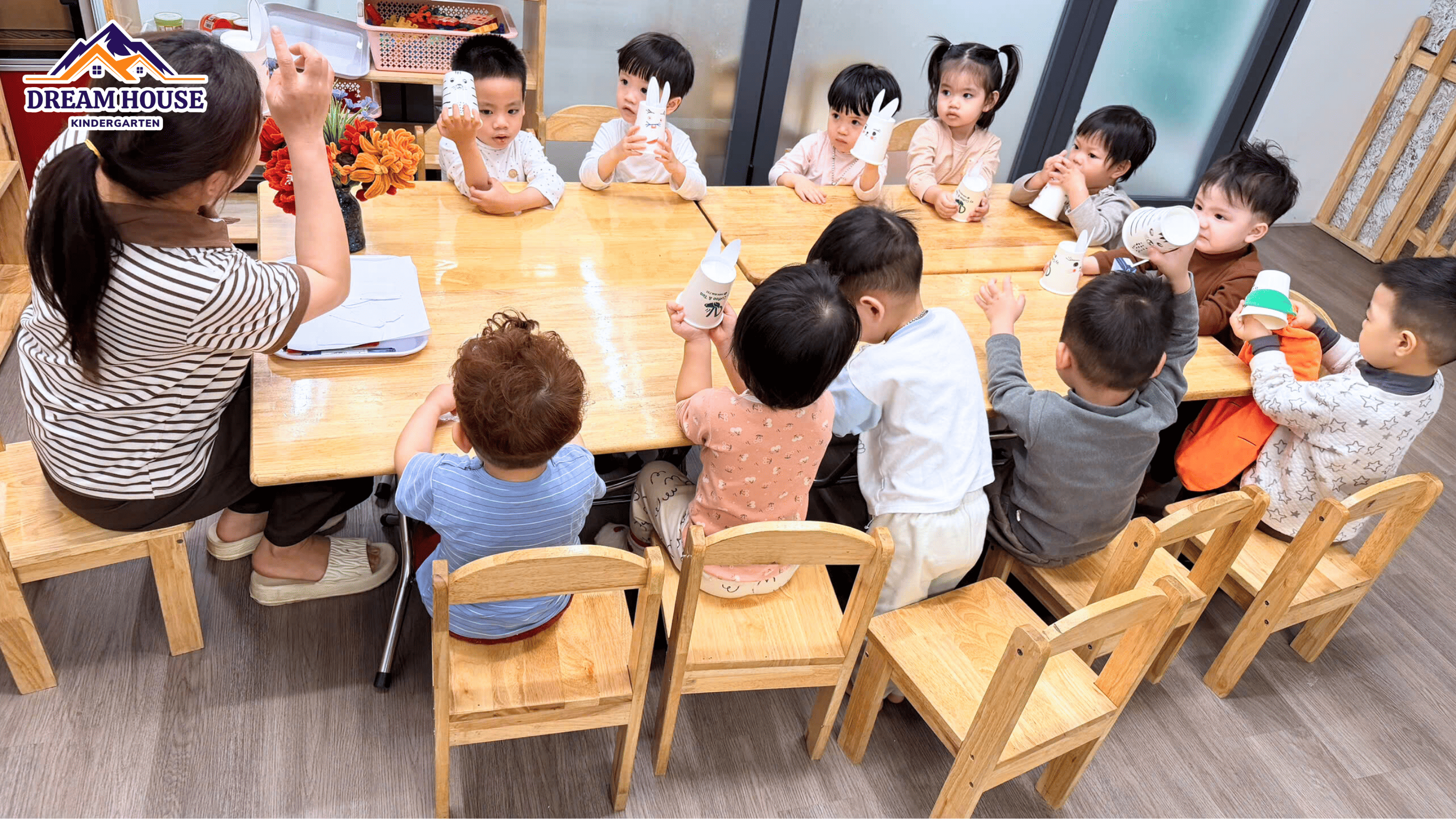 CHÚ CÚN CƯNG TỪ CHIẾC CỐC GIẤY - Trường Mầm Non Ngôi Nhà Mơ Ước