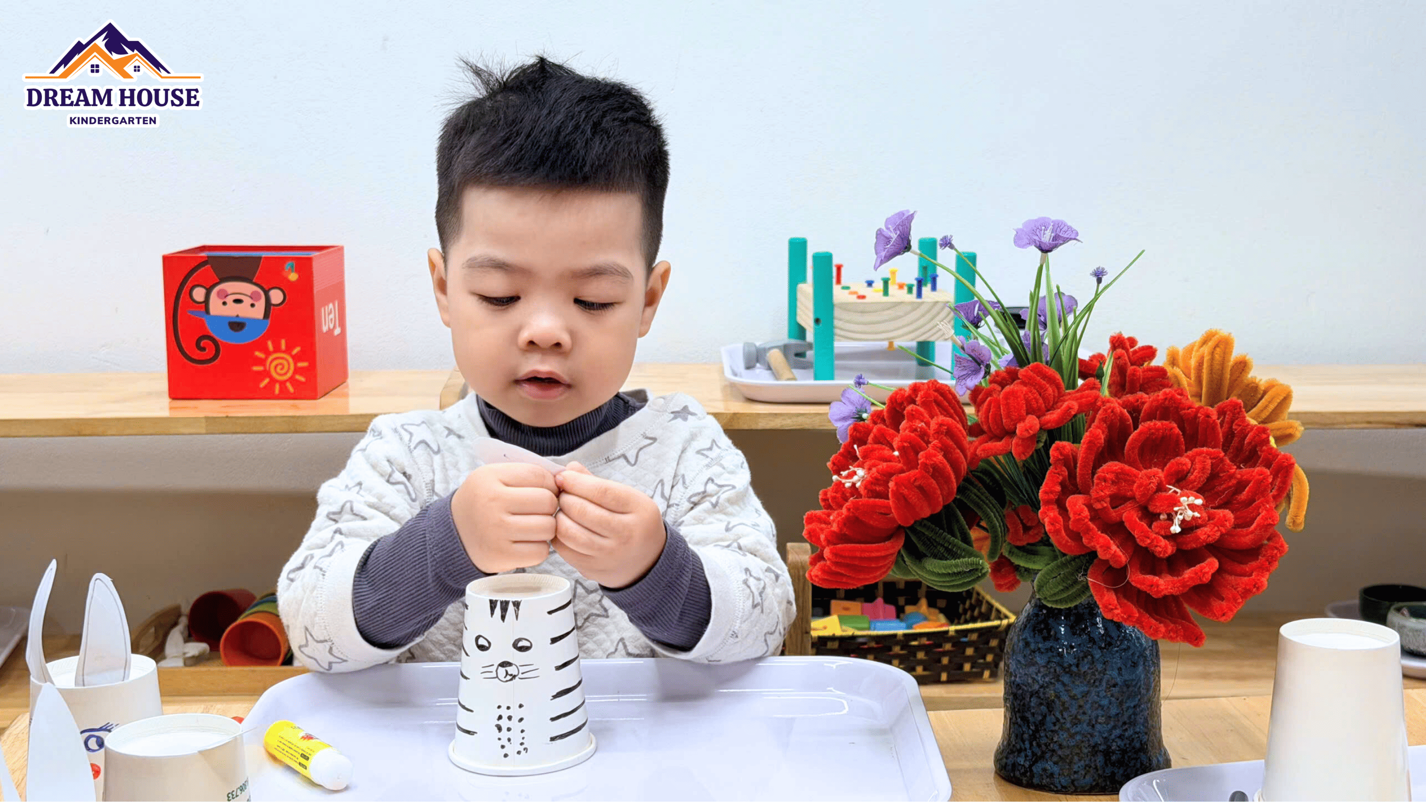 CHÚ CÚN CƯNG TỪ CHIẾC CỐC GIẤY CHÚ CÚN CƯNG TỪ CHIẾC CỐC GIẤY - Trường Mầm Non Ngôi Nhà Mơ Ước