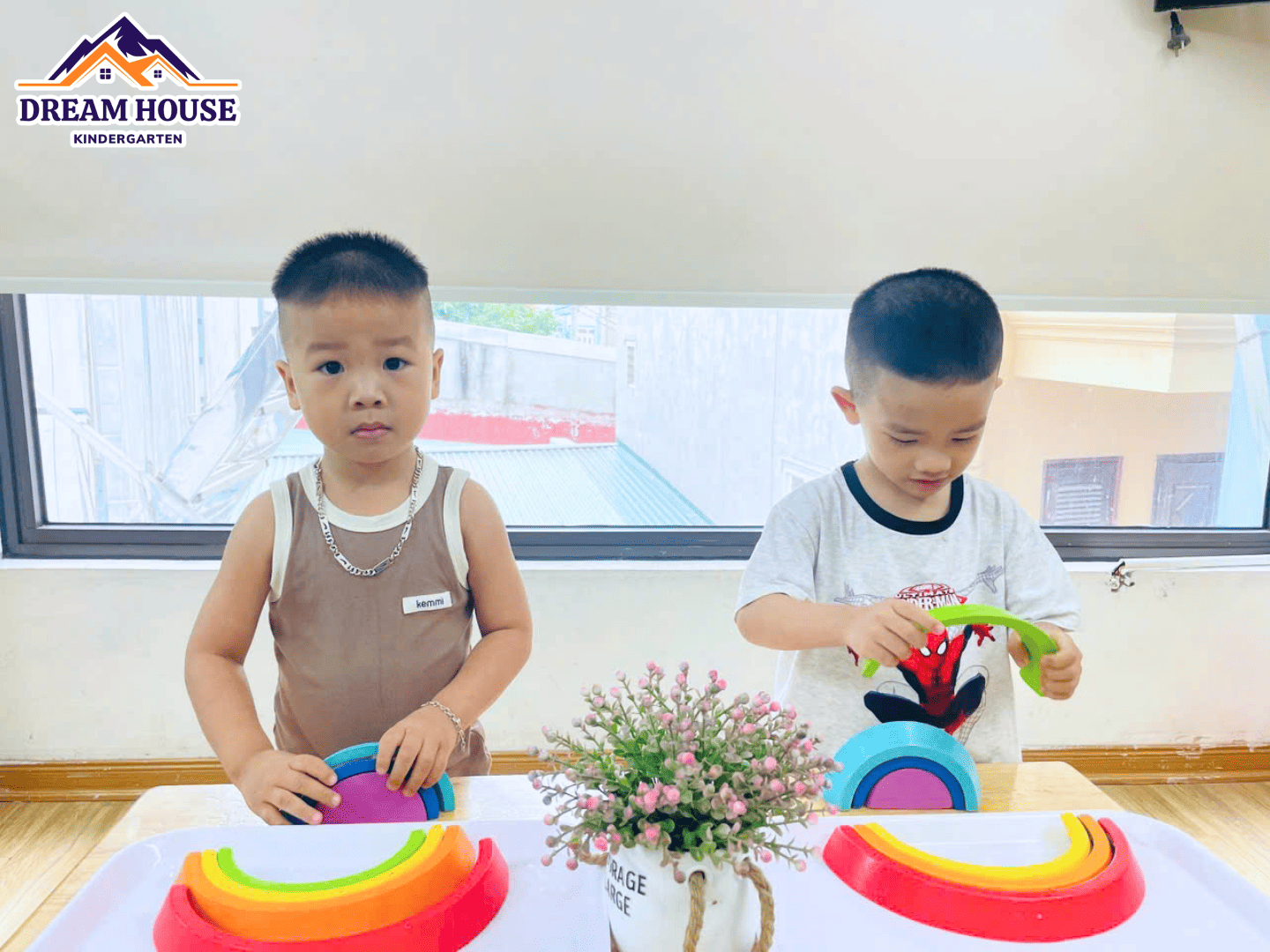 HOẠT ĐỘNG: LẮP GHÉP CẦU VỒNG - Trường Mầm Non Ngôi Nhà Mơ Ước