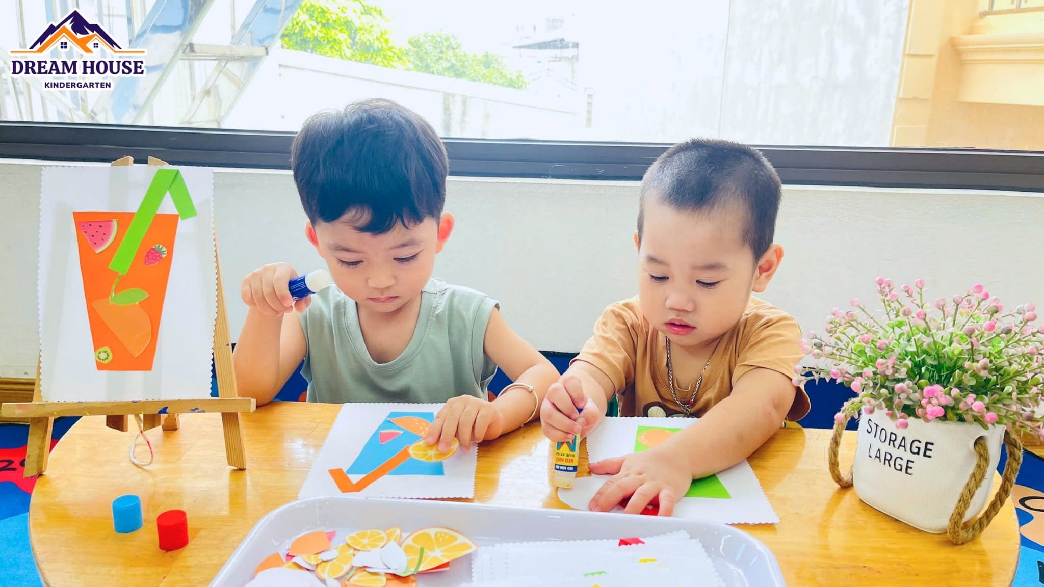 HOẠT ĐỘNG "BÉ LÀM LY NƯỚC MÙA HÈ" HOẠT ĐỘNG "BÉ LÀM LY NƯỚC MÙA HÈ" - Trường Mầm Non Ngôi Nhà Mơ Ước
