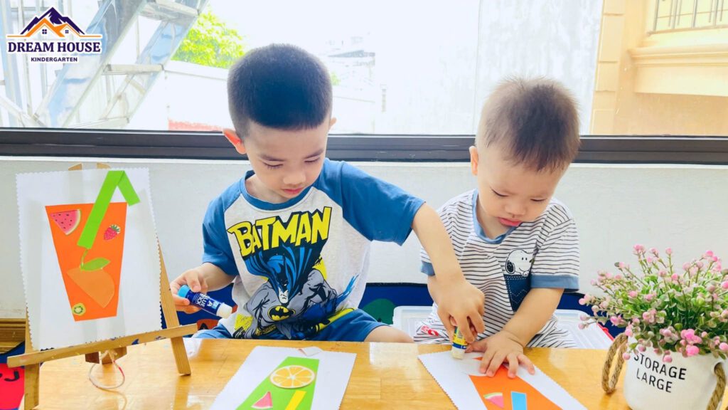 HOẠT ĐỘNG "BÉ LÀM LY NƯỚC MÙA HÈ" HOẠT ĐỘNG "BÉ LÀM LY NƯỚC MÙA HÈ" - Trường Mầm Non Ngôi Nhà Mơ Ước